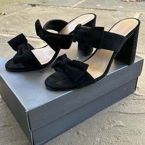 7 1/2 Velvet bow 4 inch sandals